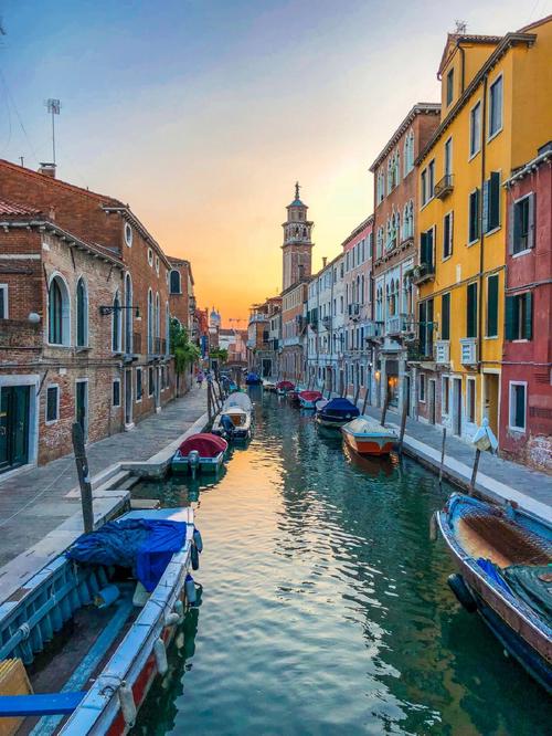 威尼斯为什么到处都是水呢（威尼斯为什么到处都是水呢图片）